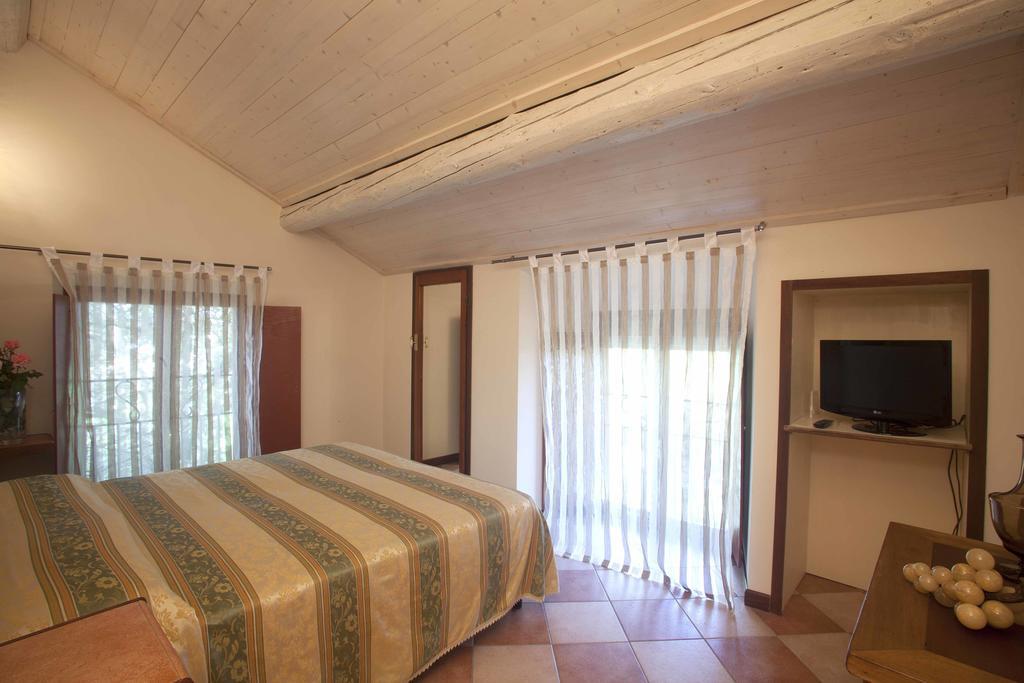 Agriturismo Il Bove Реджо Емилия Стая снимка