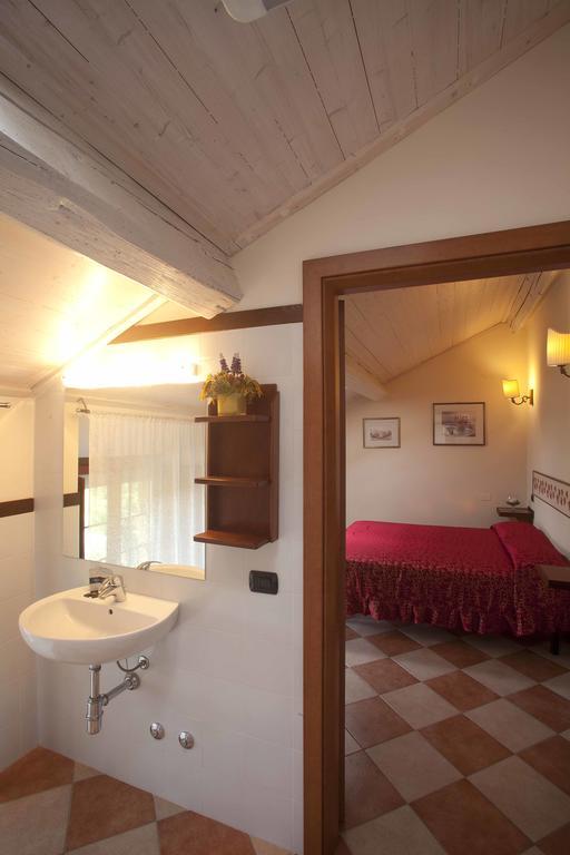 Agriturismo Il Bove Реджо Емилия Стая снимка